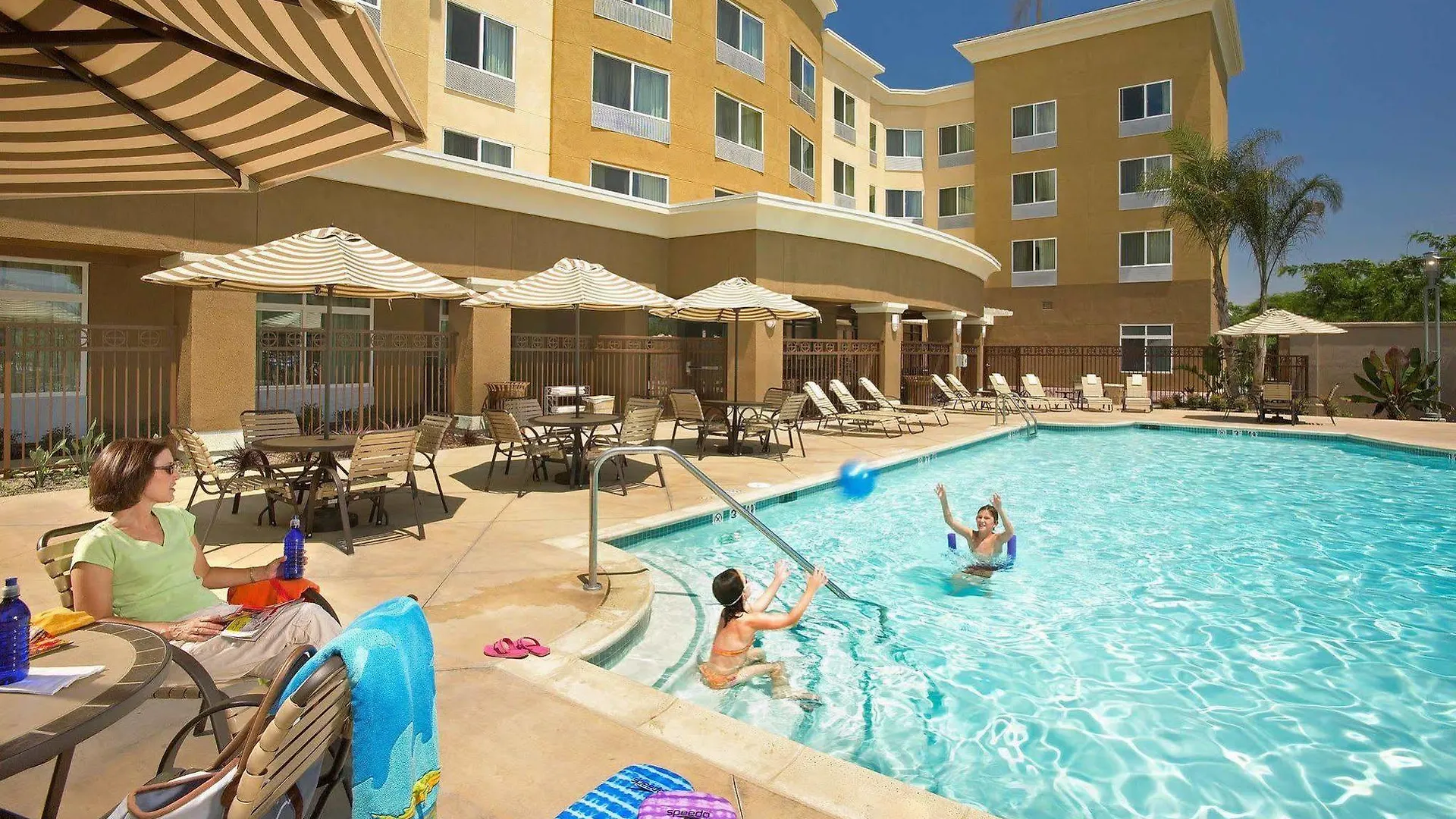 Courtyard By Marriott Anaheim Resort/Convention Center